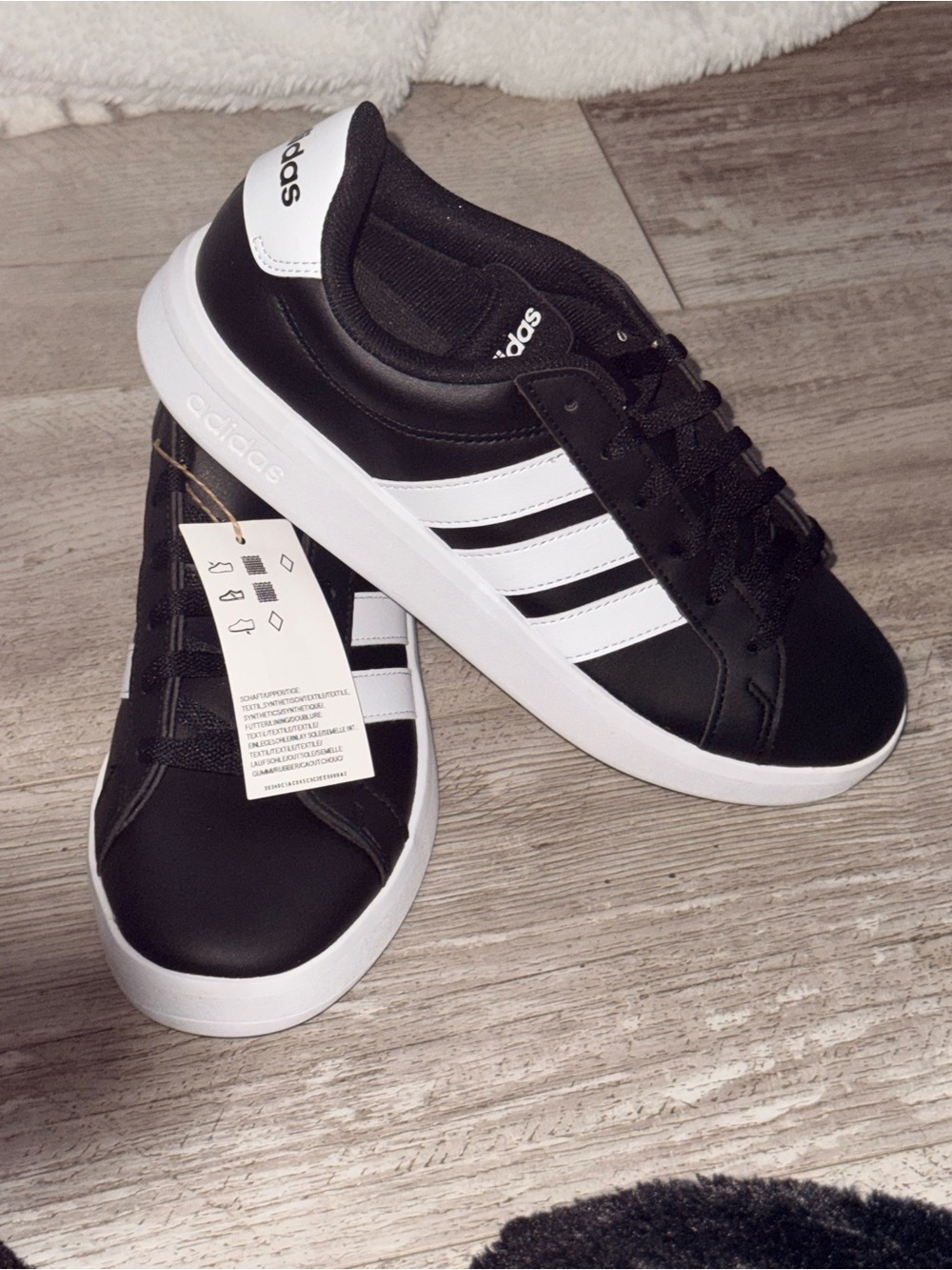 Adidas Grand Court 3.0 Youth Size 6 Black White Sneakers New With Tags